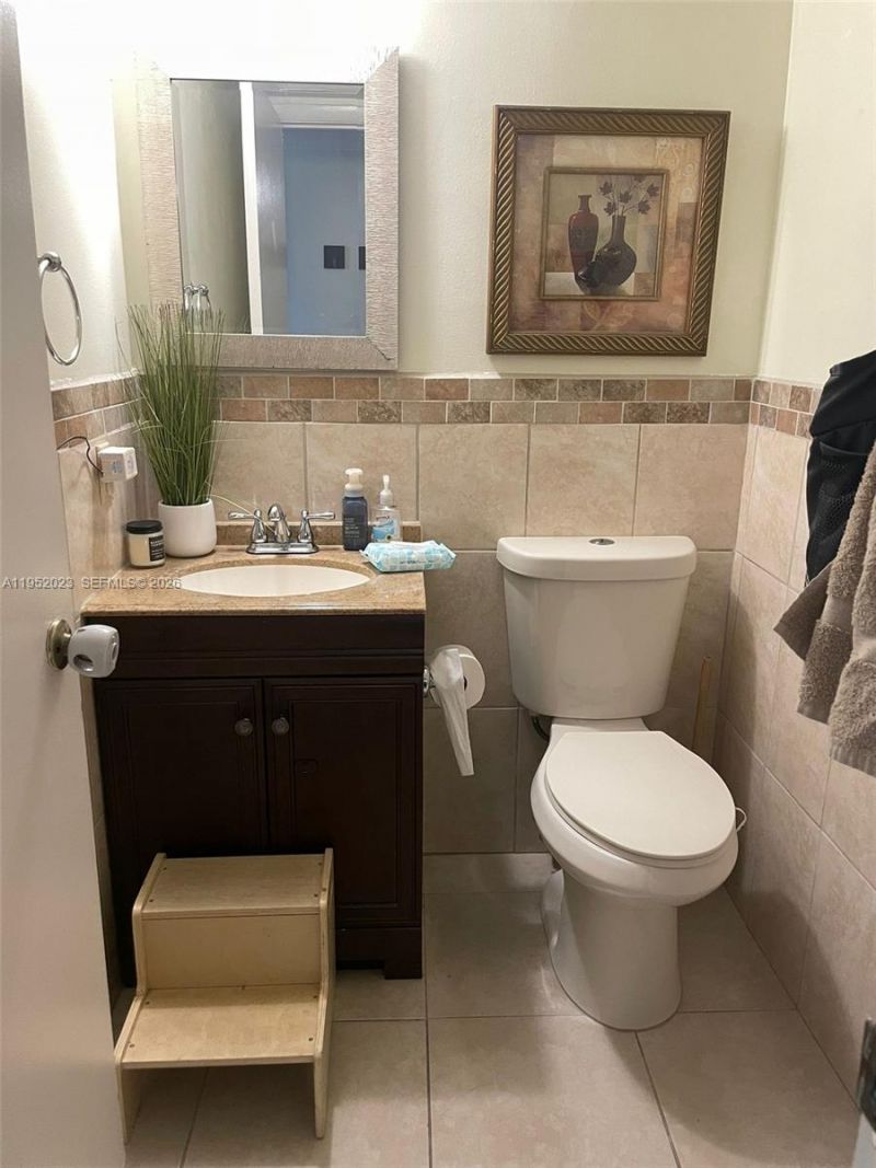 1090 NW 123rd Ct, Unit 816, Miami, FL 33182 Photo