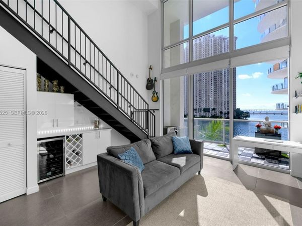 300 S BISCAYNE BLVD, Unit L-410, Miami, FL 33131