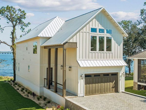 508 Village Oaks Lane, Niceville, FL 32578