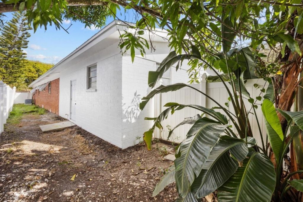 1119 Pine Ave, Fort Pierce, FL 34982 Photo