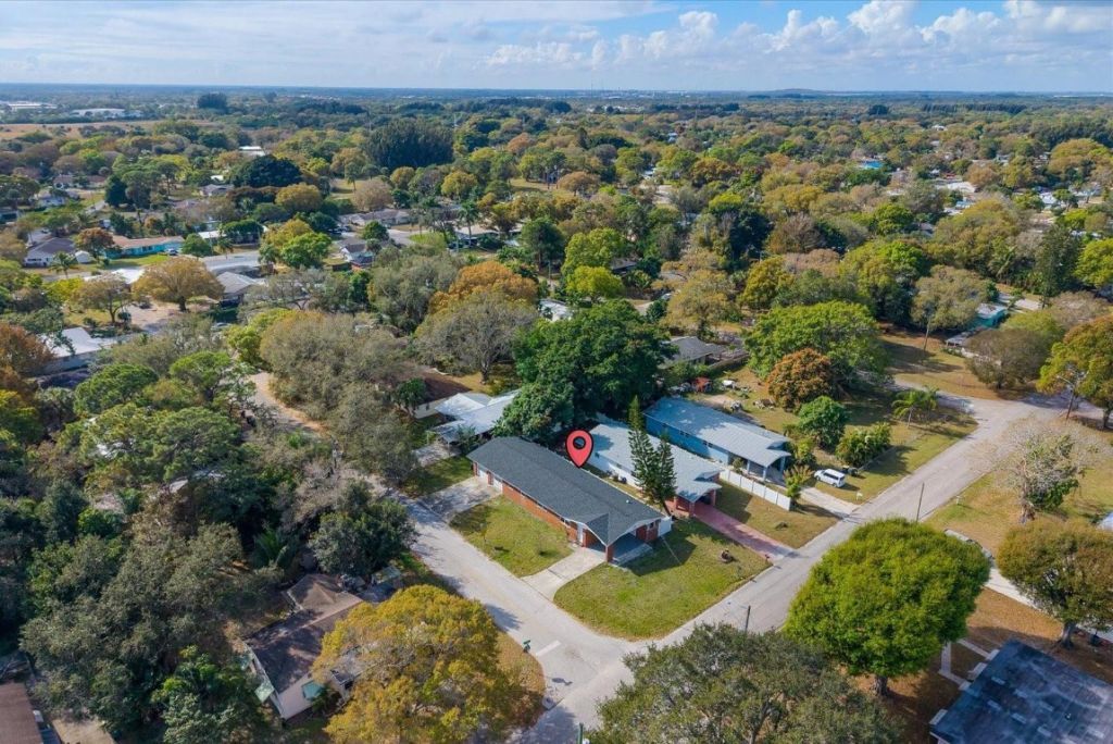 1119 Pine Ave, Fort Pierce, FL 34982 Photo