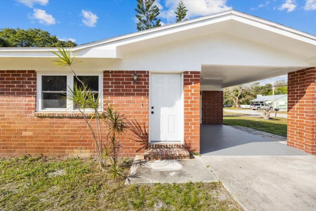 1119 Pine Ave, Fort Pierce, FL 34982 Photo