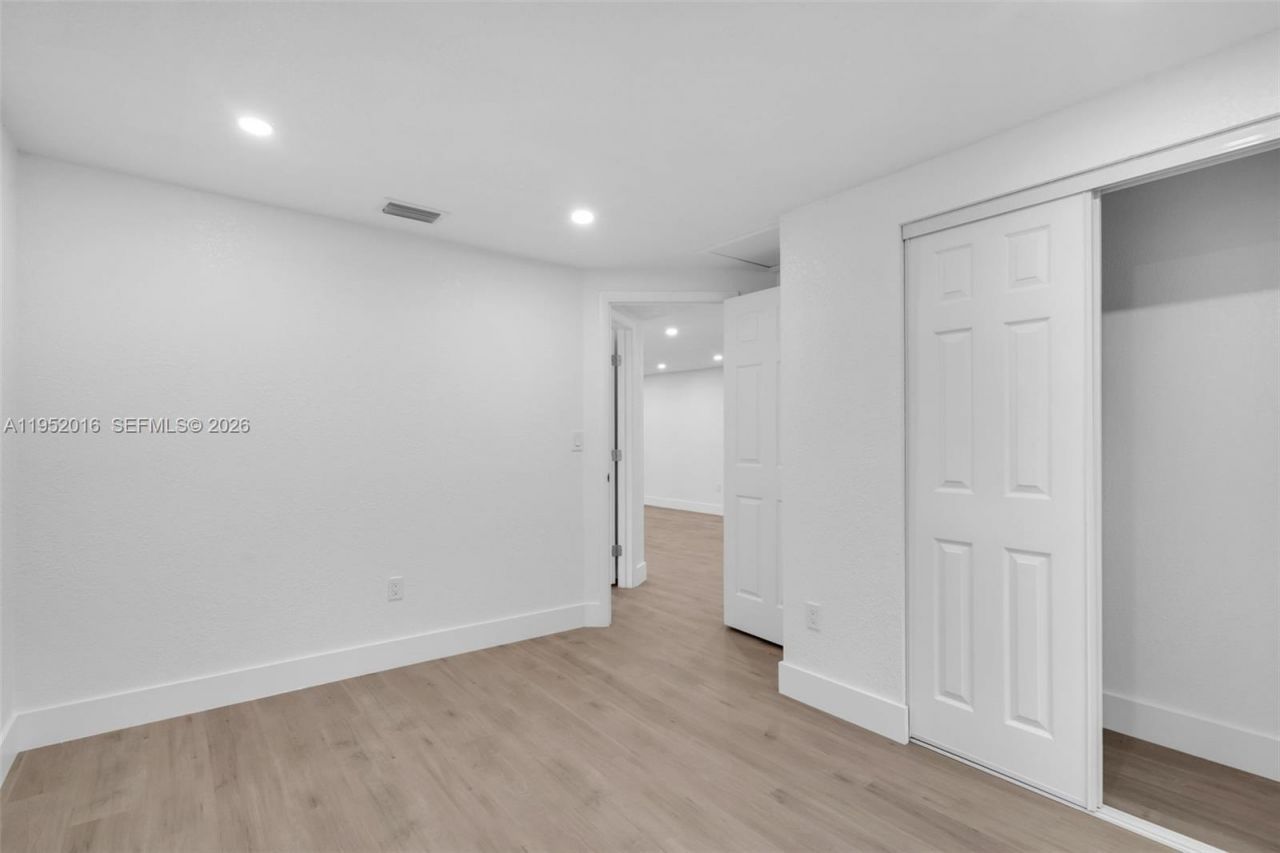 75 NW 160th St, Miami, FL 33169 Photo