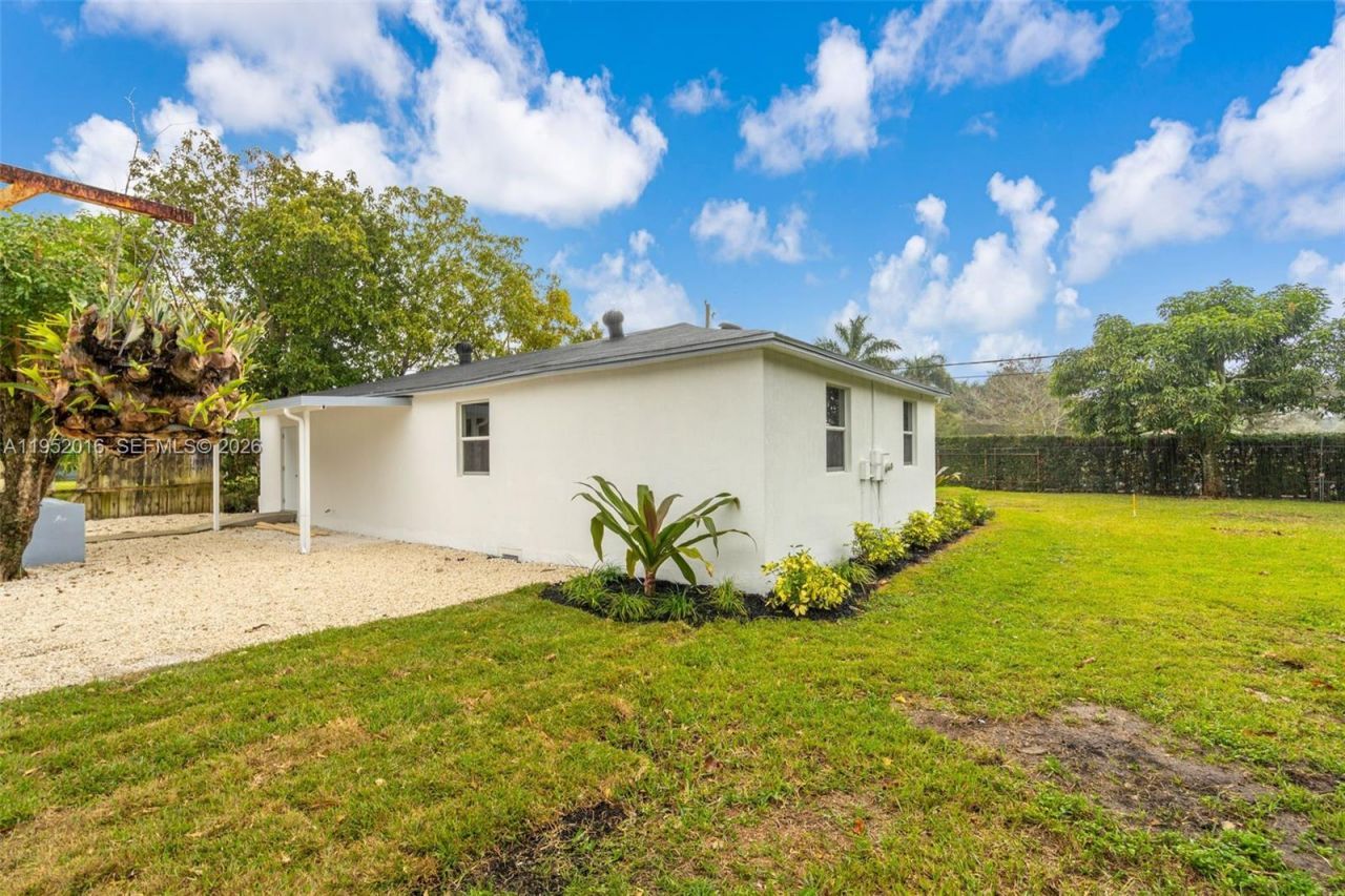 75 NW 160th St, Miami, FL 33169 Photo