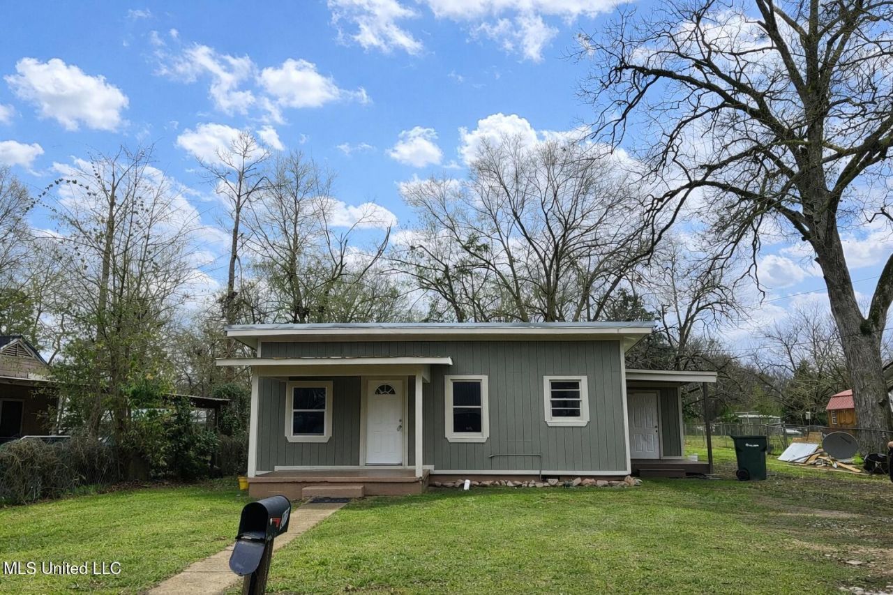 307 W Cayuga Street, Crystal Springs, MS 39059 Main Photo