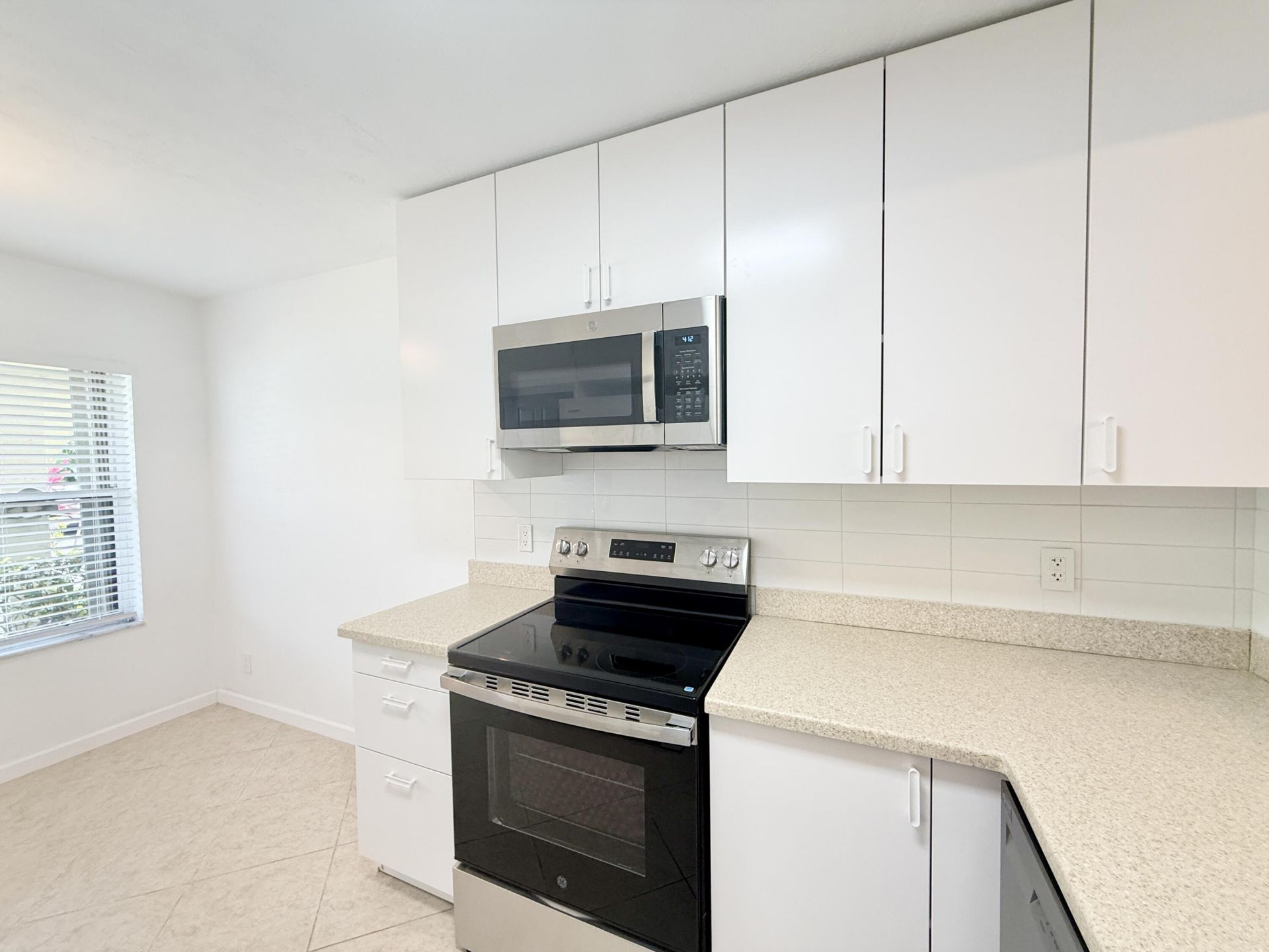 4745 Lucerne Lakes Boulevard, Unit 102, Lake Worth, FL 33467 Photo