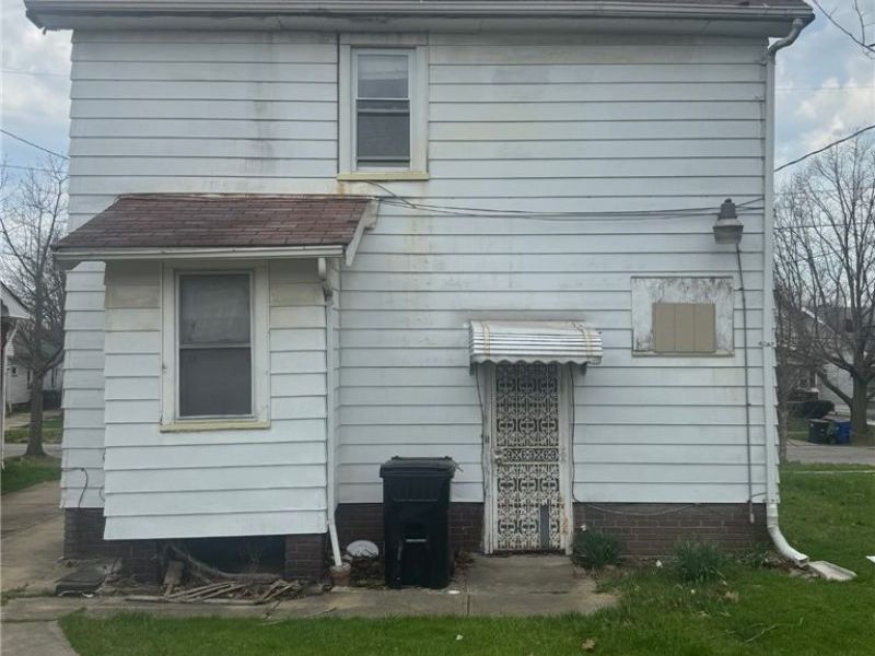 3525 E 110th Street, Cleveland, OH 44105 Photo 2
