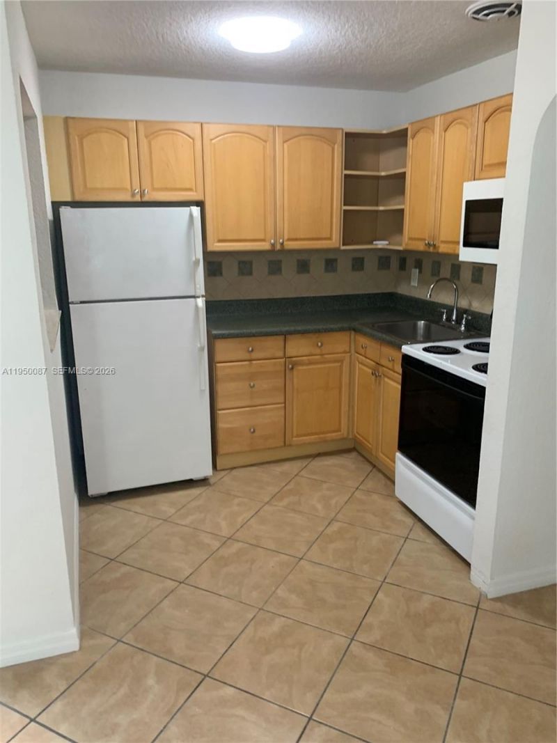 5616 Arthur St, Unit North, Hollywood, FL 33021 Photo