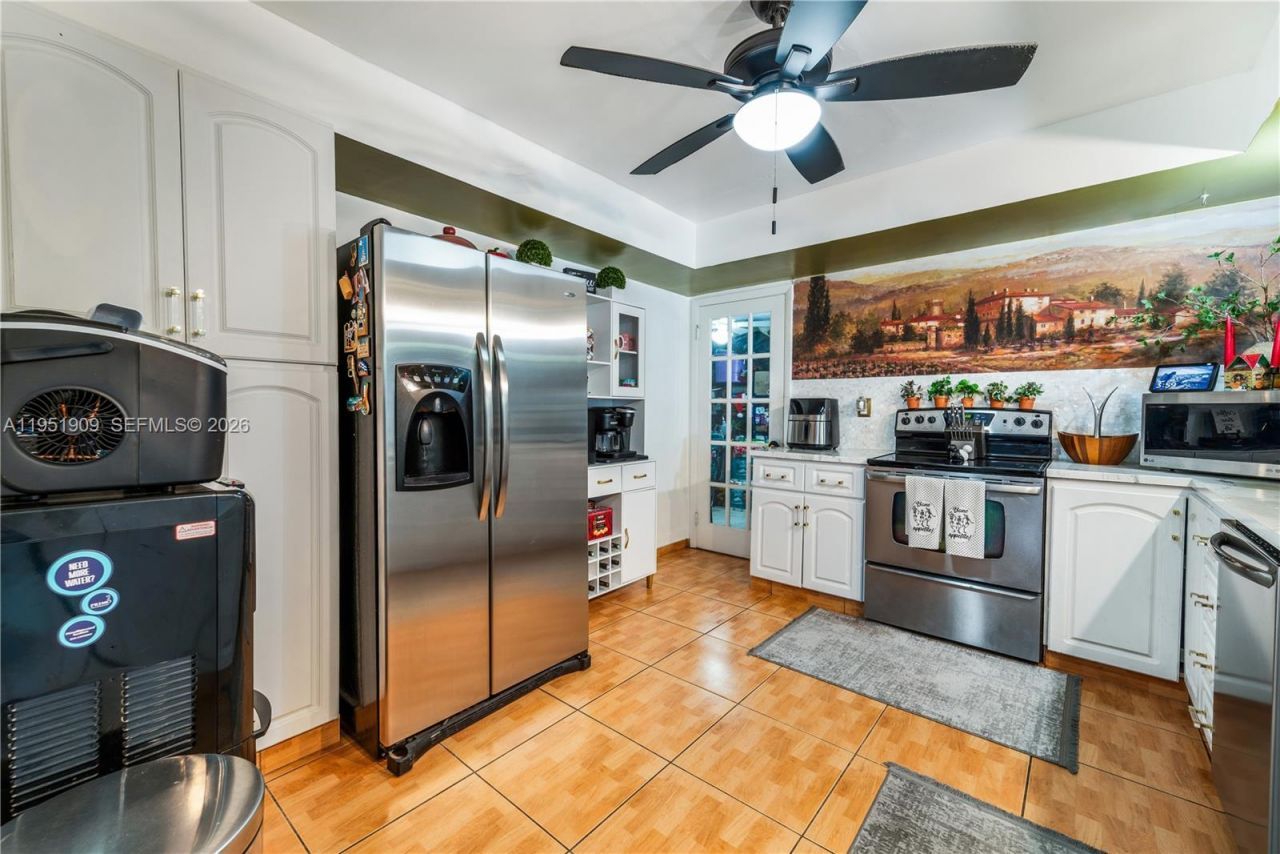 8065 W 14th Ct, Hialeah, FL 33014 Photo