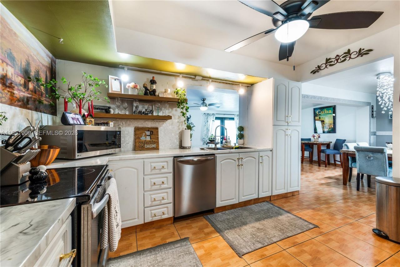 8065 W 14th Ct, Hialeah, FL 33014 Photo