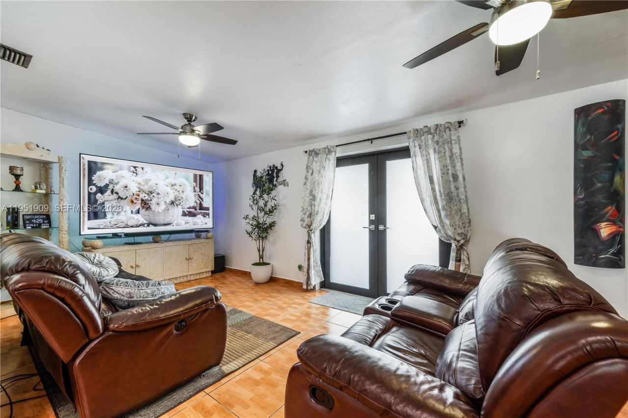 8065 W 14th Ct, Hialeah, FL 33014 Photo