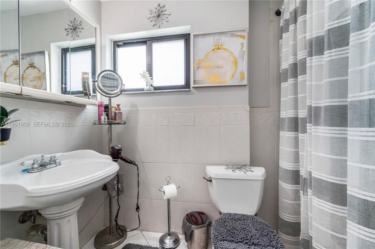 8065 W 14th Ct, Hialeah, FL 33014 Photo