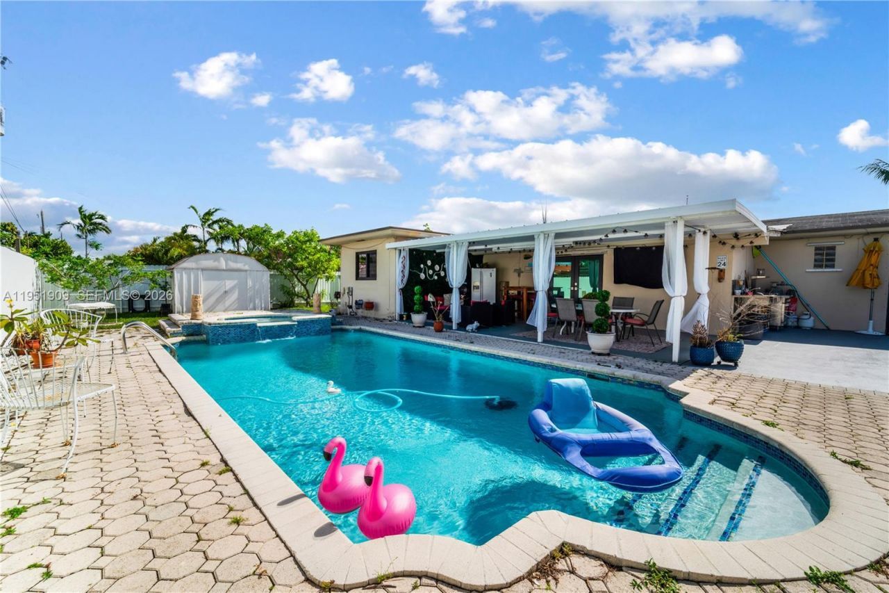 8065 W 14th Ct, Hialeah, FL 33014 Photo