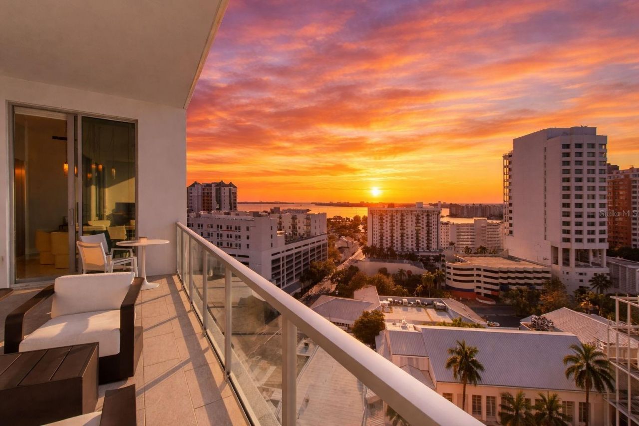 111 S Pineapple Avenue, Unit 1205, Sarasota, FL 34236 Photo