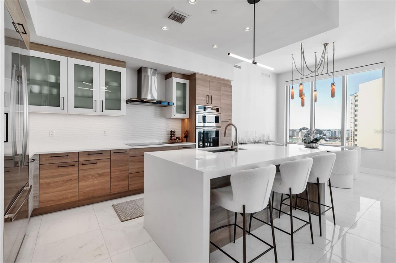 111 S Pineapple Avenue, Unit 1205, Sarasota, FL 34236 Photo