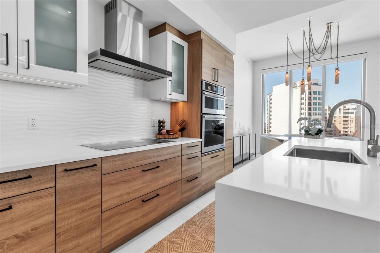 111 S Pineapple Avenue, Unit 1205, Sarasota, FL 34236 Photo