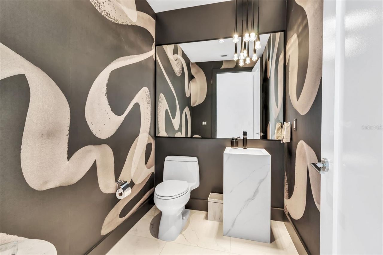 111 S Pineapple Avenue, Unit 1205, Sarasota, FL 34236 Photo