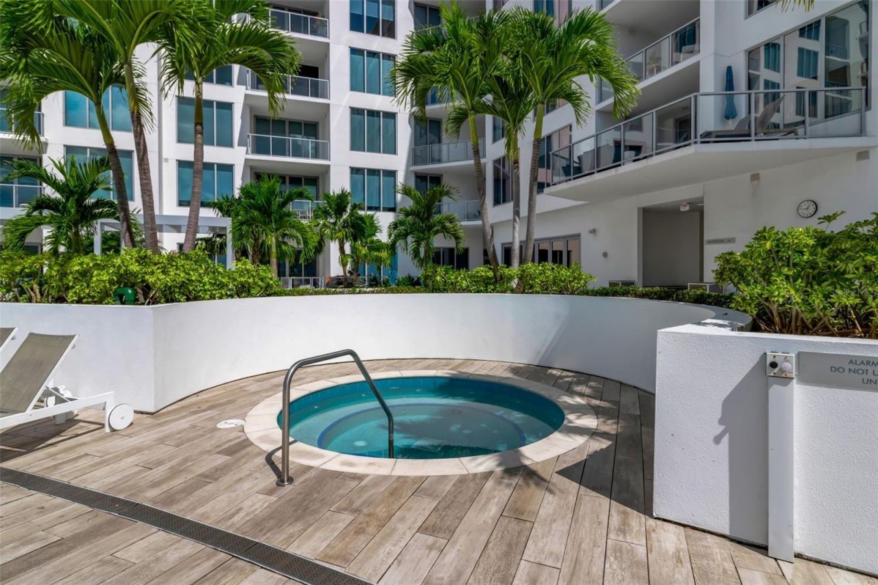 111 S Pineapple Avenue, Unit 1205, Sarasota, FL 34236 Photo