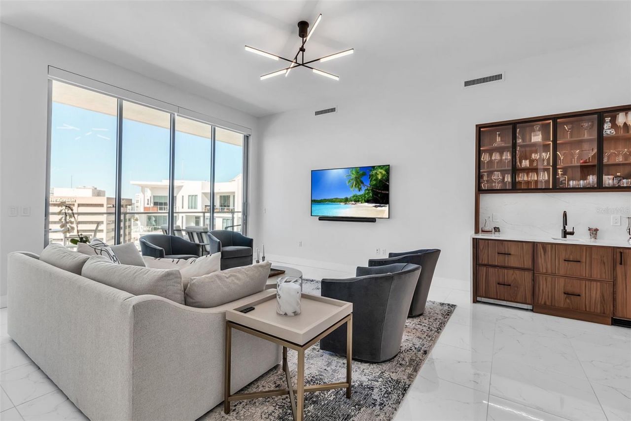 111 S Pineapple Avenue, Unit 1205, Sarasota, FL 34236 Photo