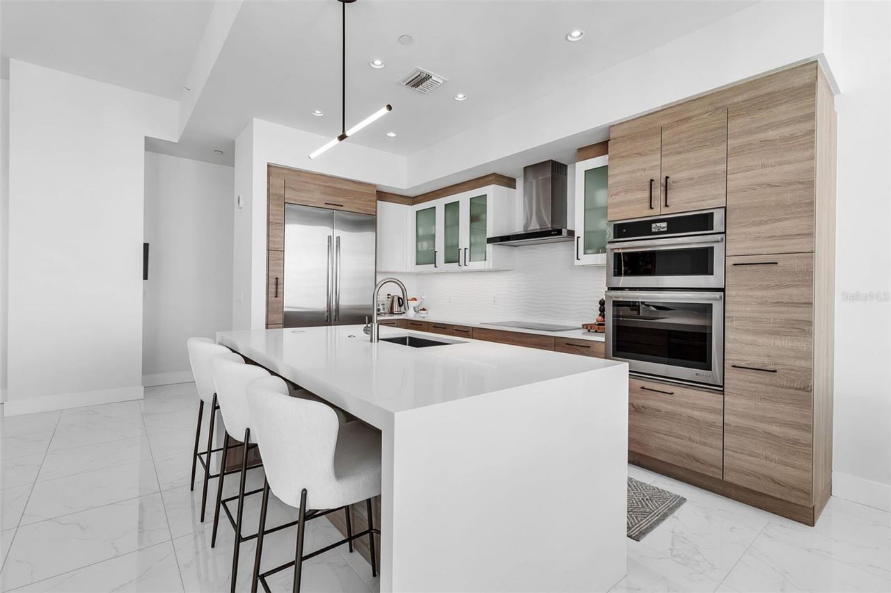 111 S Pineapple Avenue, Unit 1205, Sarasota, FL 34236 Photo