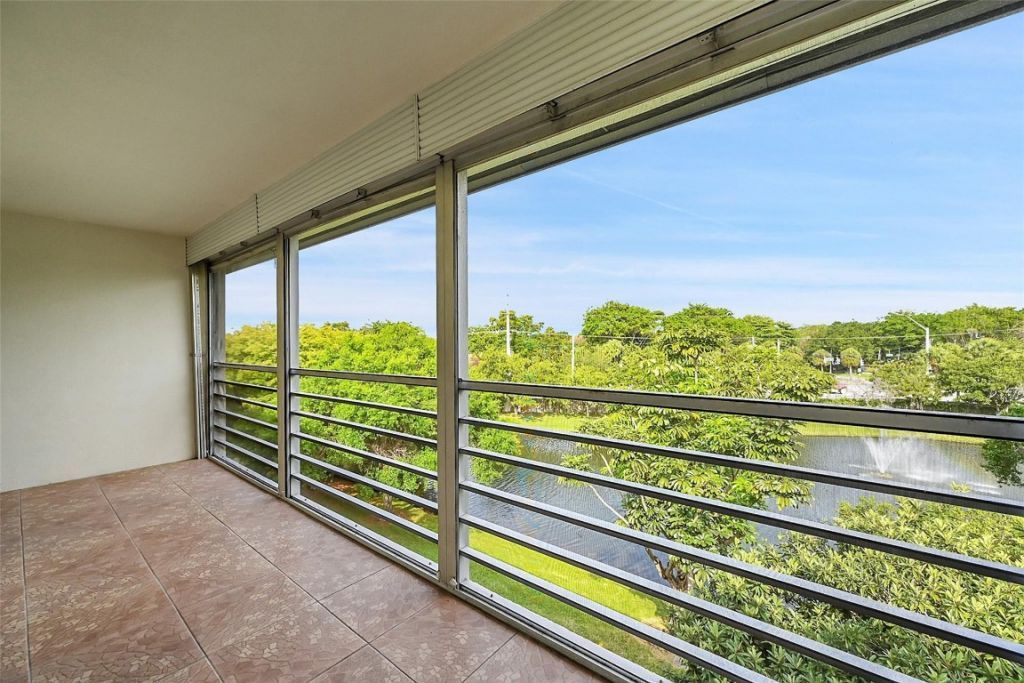 2502 Antigua Terrace, Unit J4, Coconut Creek, FL 33066 Photo