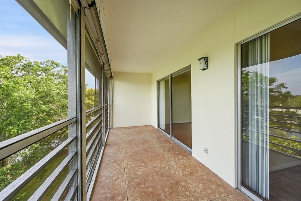 2502 Antigua Terrace, Unit J4, Coconut Creek, FL 33066 Photo