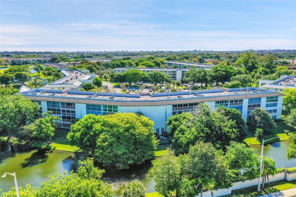 2502 Antigua Terrace, Unit J4, Coconut Creek, FL 33066 Photo