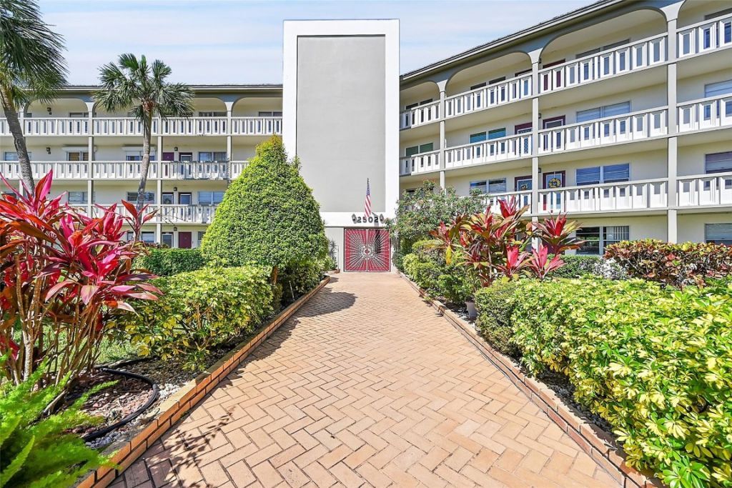 2502 Antigua Terrace, Unit J4, Coconut Creek, FL 33066 Photo