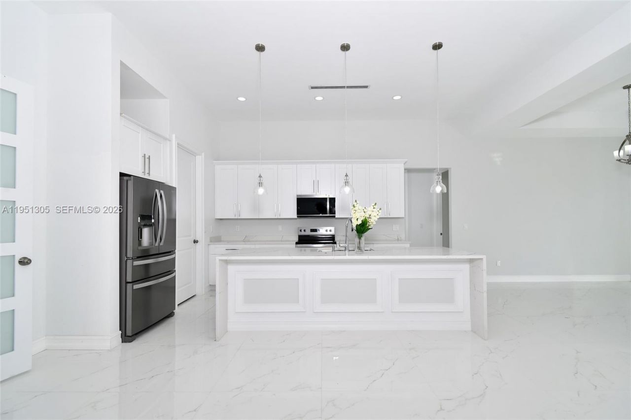 843 S Burns Ave S, Lehigh Acres, FL 33974 Photo