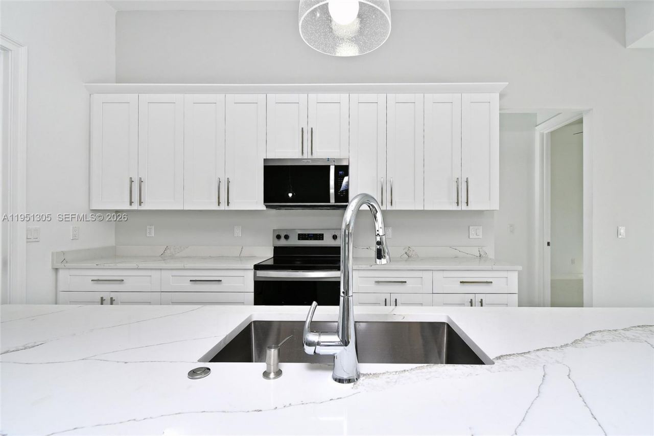 843 S Burns Ave S, Lehigh Acres, FL 33974 Photo