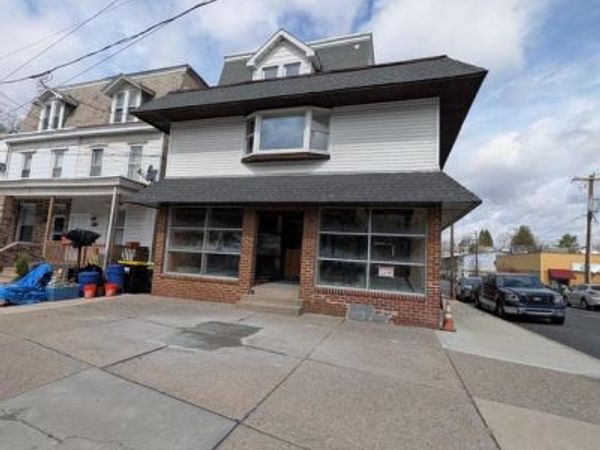 1942 W MARKET STREET, POTTSVILLE, PA 17901