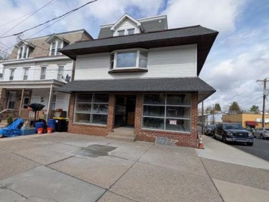 1942 W Market Street, Pottsville, PA 17901 Main Photo