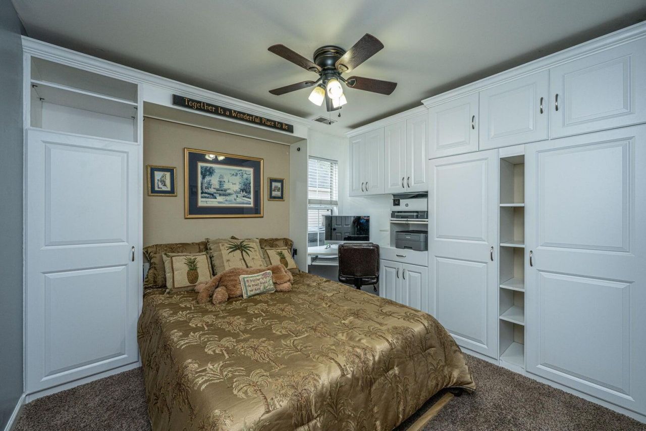 9020 Greenbriar Drive Photo 12