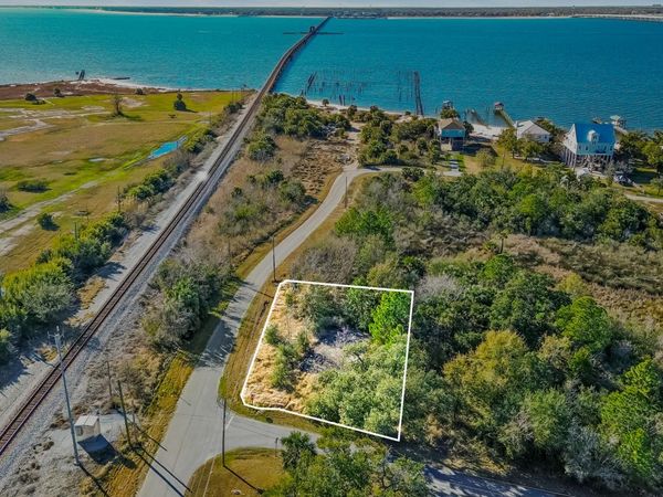 199 Railroad Avenue, Pass Christian, MS 39571