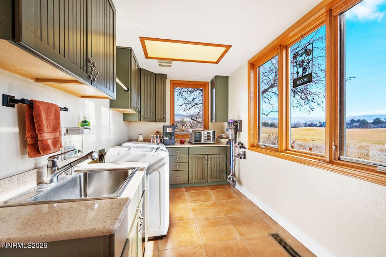 7279 Silver King Drive, Sparks, NV 89436 Photo