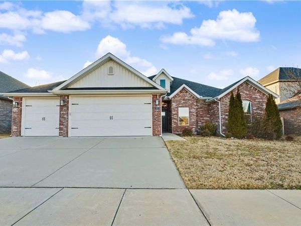 517 Sabine Pass Road, Fayetteville, AR 72704