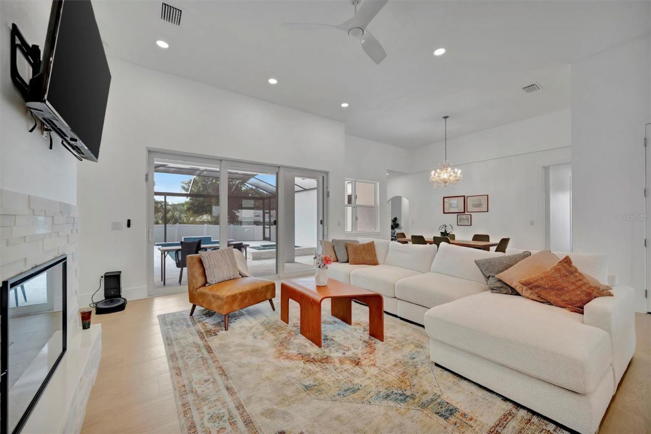 916 Highland Street, Sarasota, FL 34234 Photo