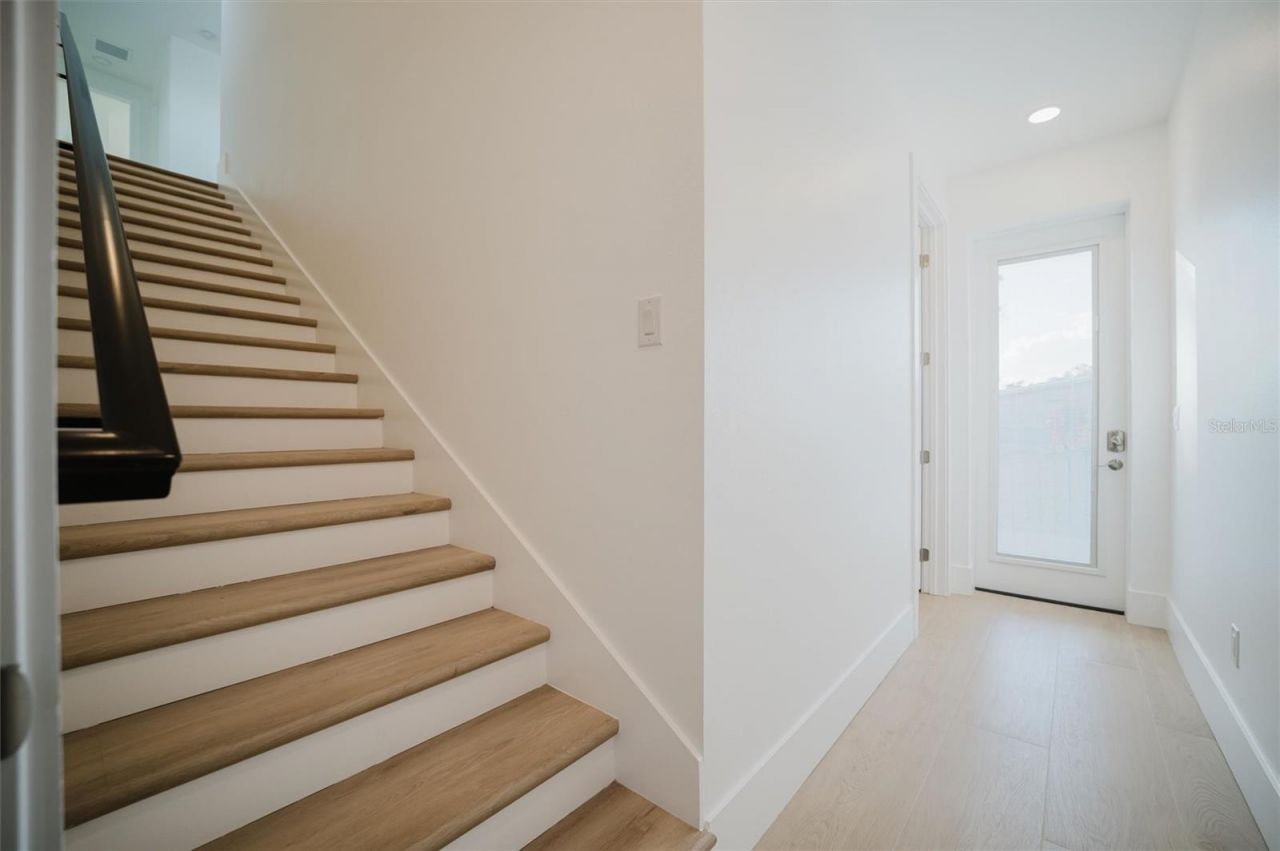 916 Highland Street, Sarasota, FL 34234 Photo