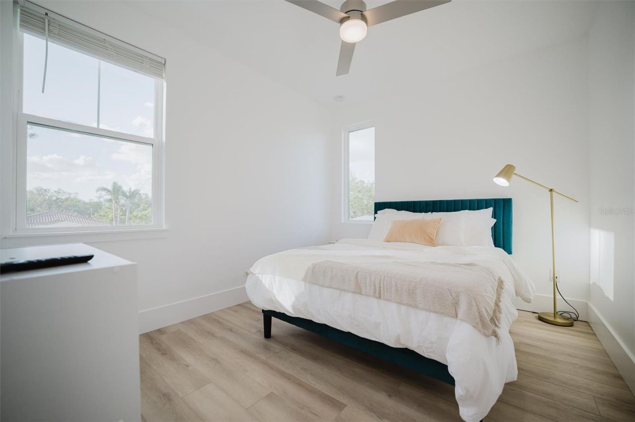 916 Highland Street, Sarasota, FL 34234 Photo