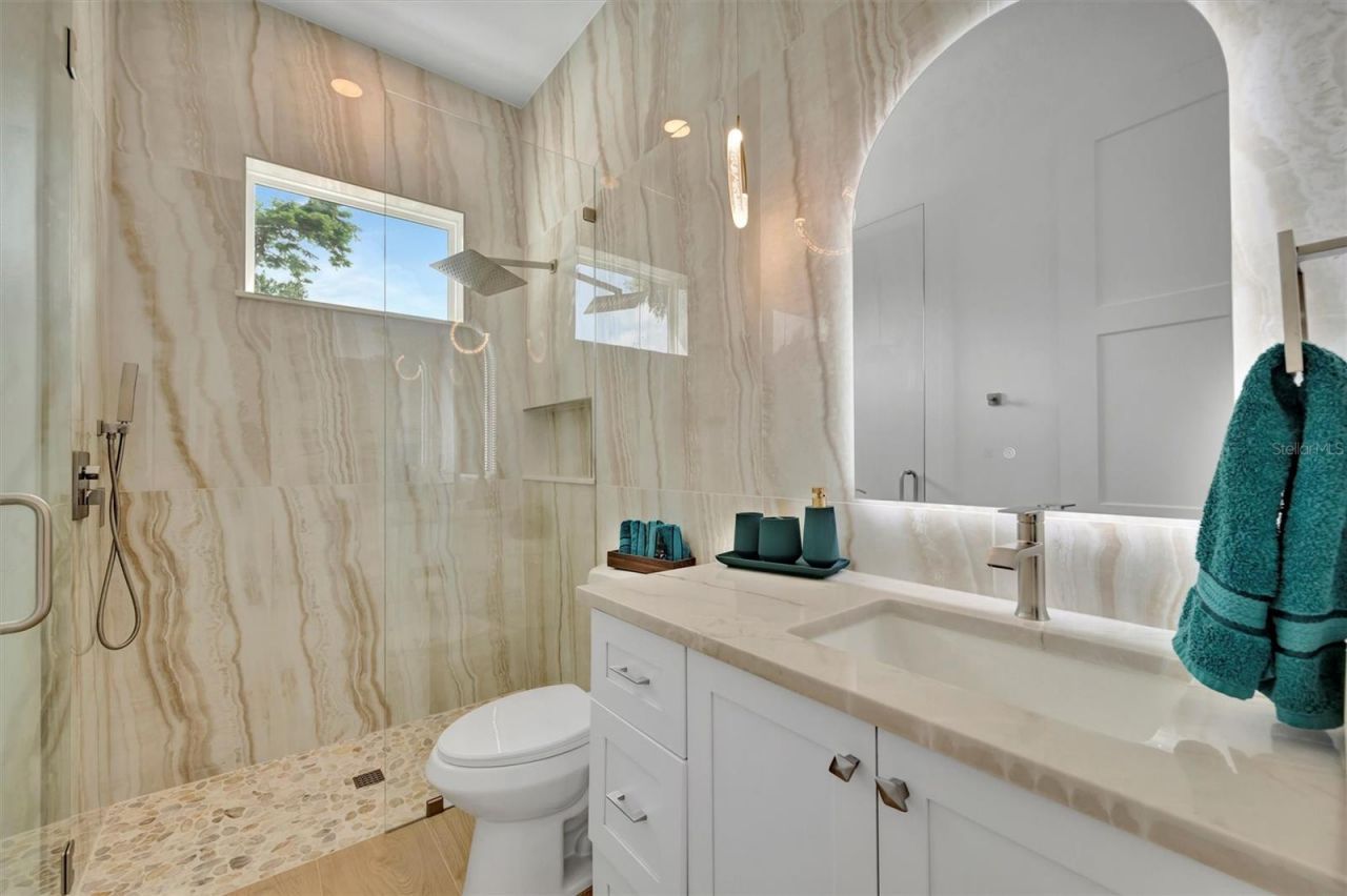 916 Highland Street, Sarasota, FL 34234 Photo