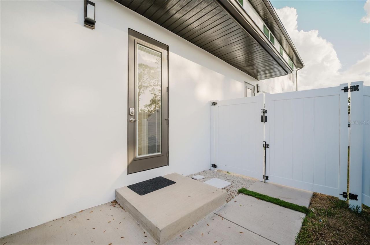 916 Highland Street, Sarasota, FL 34234 Photo