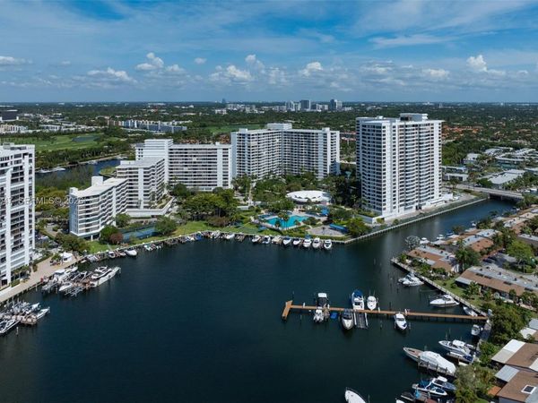 2500 Parkview Dr, Unit 2312, Hallandale Beach, FL 33009