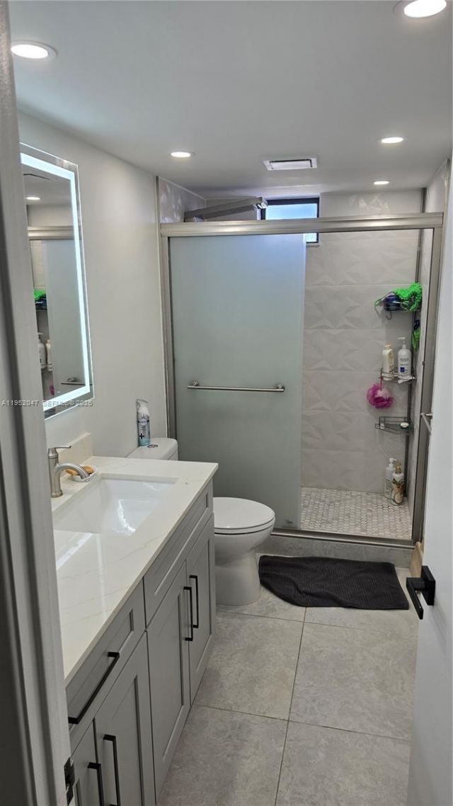 2500 Parkview Dr, Unit 2312, Hallandale Beach, FL 33009 Photo