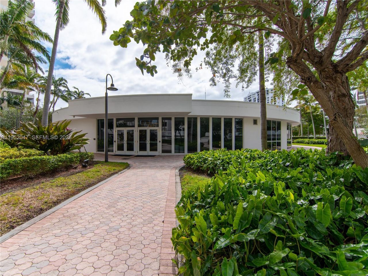2500 Parkview Dr, Unit 2312, Hallandale Beach, FL 33009 Photo