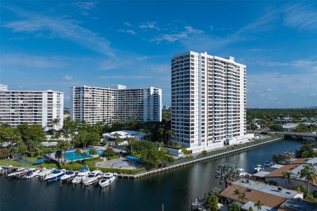 2500 Parkview Dr, Unit 2312, Hallandale Beach, FL 33009 Photo