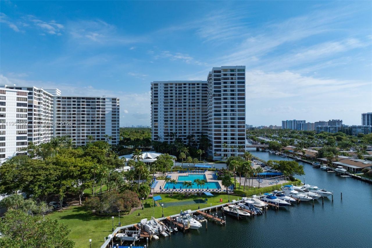 2500 Parkview Dr, Unit 2312, Hallandale Beach, FL 33009 Photo