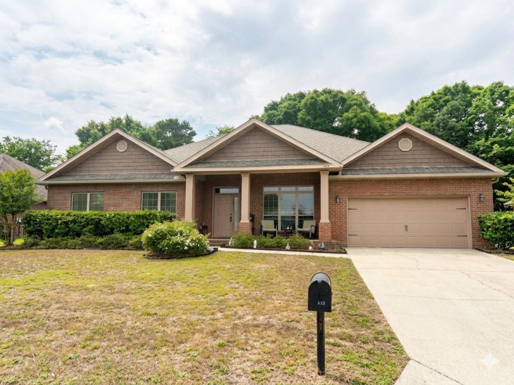 223 Paradise Palm Circle, Crestview, FL 32536 Main Photo