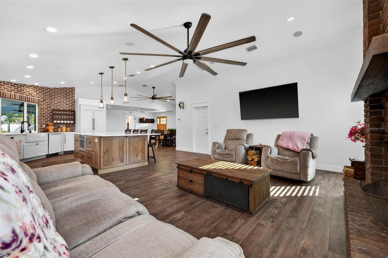 11945 74th Avenue, Seminole, FL 33772 Photo