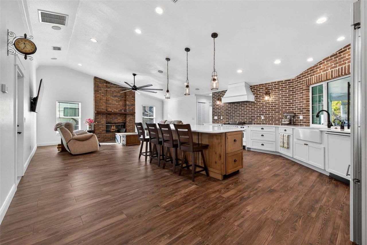 11945 74th Avenue, Seminole, FL 33772 Photo