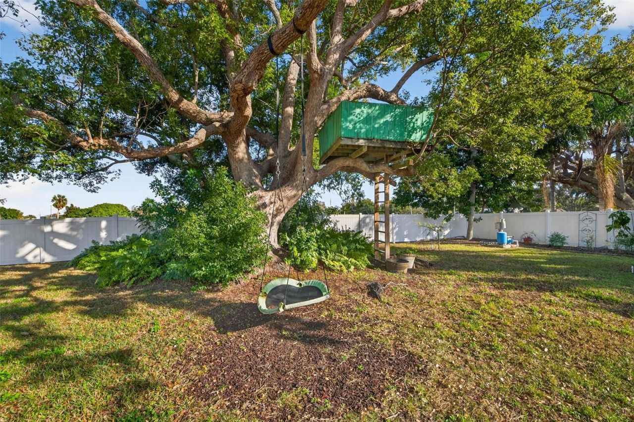 11945 74th Avenue, Seminole, FL 33772 Photo